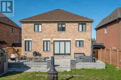 147 BETHPAGE CRESCENT | Newmarket Ontario | Slide Image Twelve