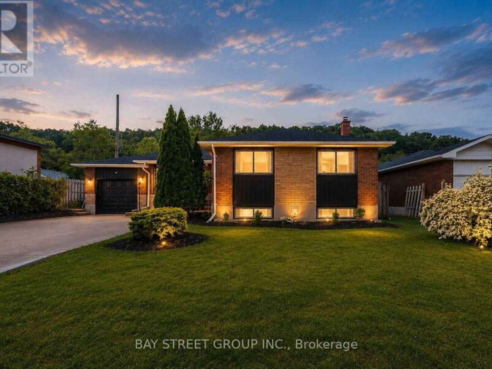 8 GLENBARR ROAD, St. Catharines, Ontario L2T 1Y1