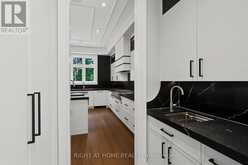 73 HARDING BOULEVARD | Richmond Hill Ontario | Slide Image Seventeen