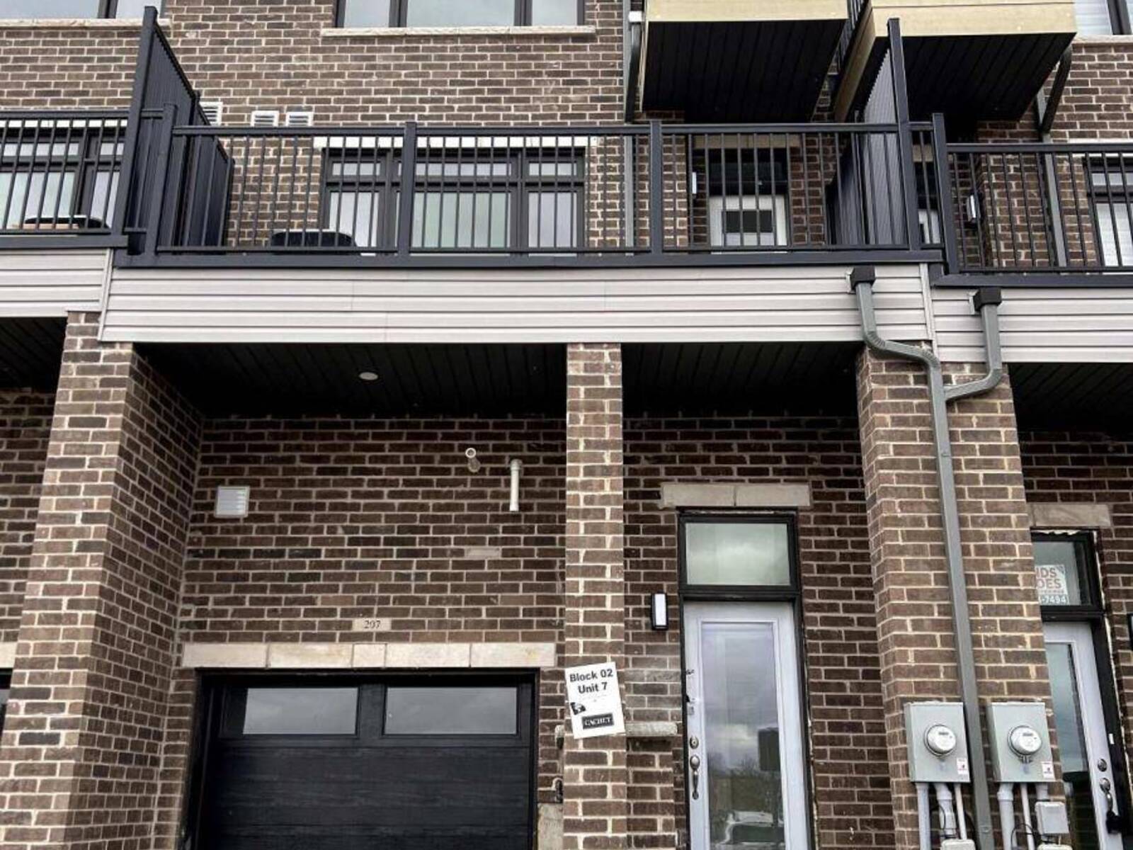 207 - 585 COLBORNE STREET, Brantford, Ontario N3S 0K4