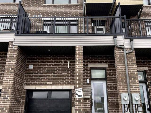 207 - 585 COLBORNE STREET Brantford Ontario, N3S 0K4 - 3 Bedrooms Home For Sale