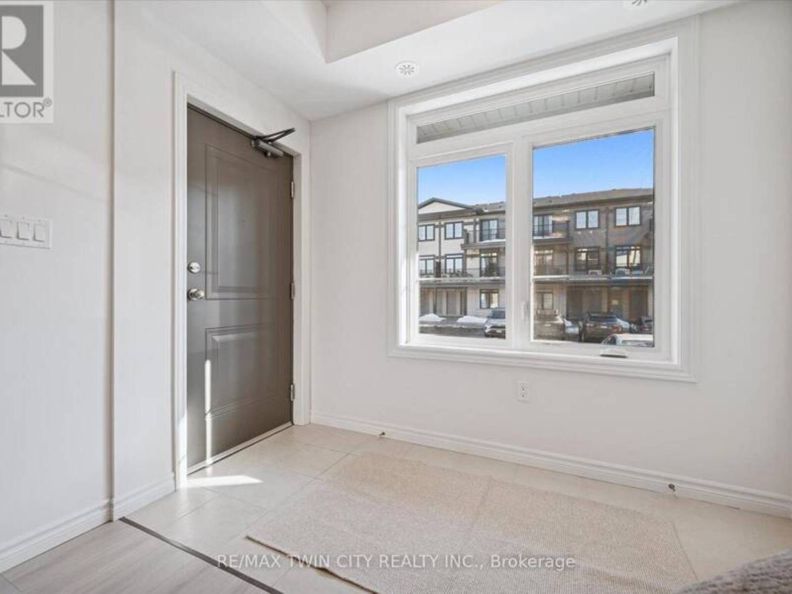 73 LOMOND LANE, Kitchener, Ontario N2R 0T6