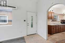 8 PANDORA CIRCLE | Toronto Ontario | Slide Image Four