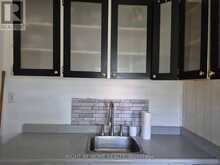 565 SOUTH STREET S | London Ontario | Slide Image Six