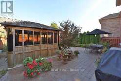 390 GROVEHILL ROAD | Oakville Ontario | Slide Image Seventeen