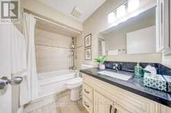 4 HARRIS WAY | Markham Ontario | Slide Image Thirteen