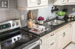 4 HARRIS WAY | Markham Ontario | Slide Image Nine