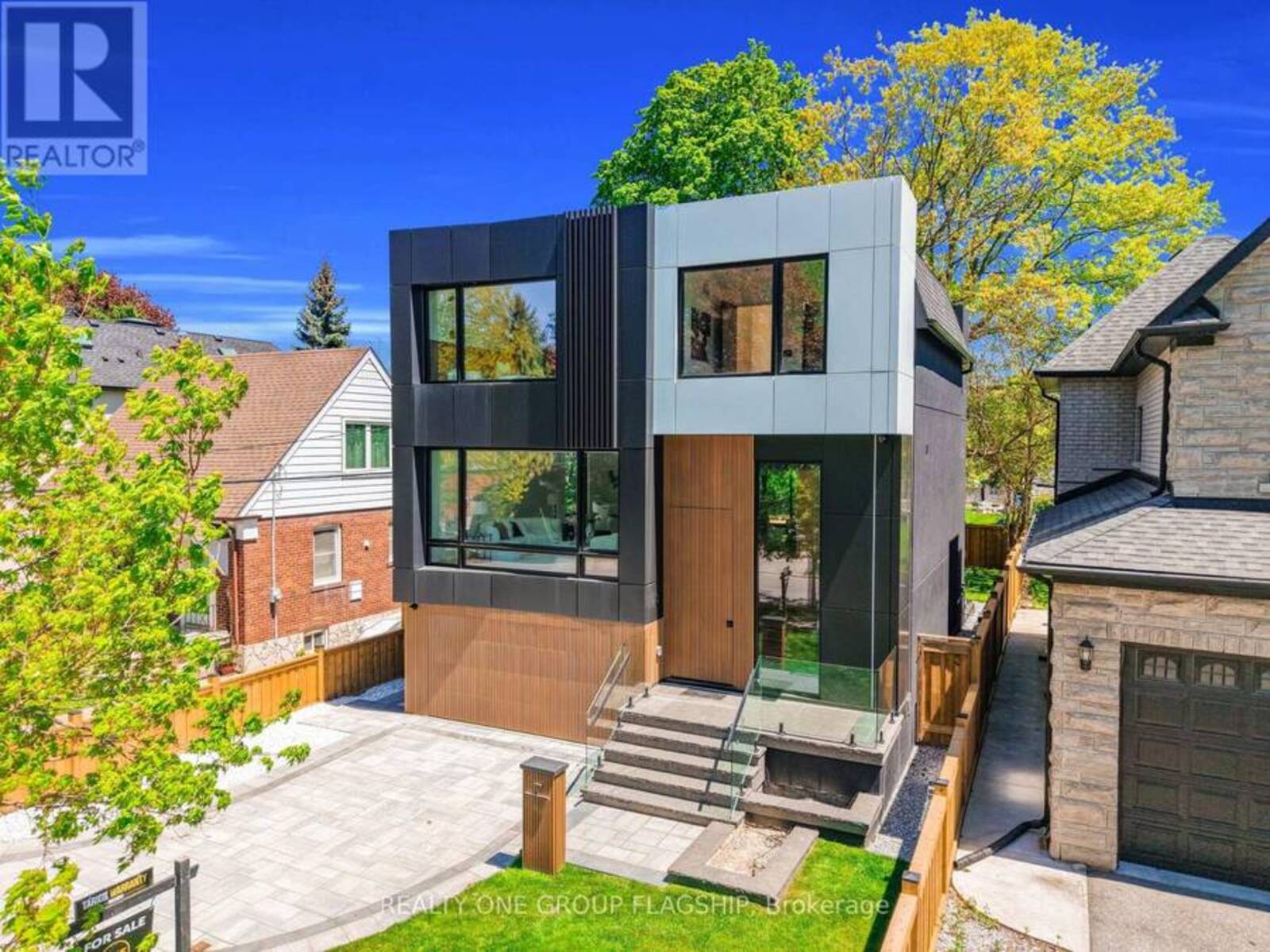 7 BENTLEY DRIVE, Toronto, Ontario M8Z 3L9