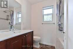 152 MANOR ROAD E | Toronto Ontario | Slide Image Nineteen