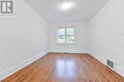 152 MANOR ROAD E | Toronto Ontario | Slide Image Six