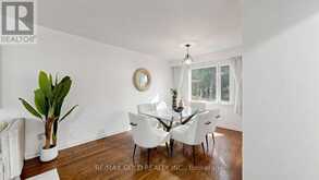 146 OAKMEADOW BOULEVARD | Toronto Ontario | Slide Image Seven