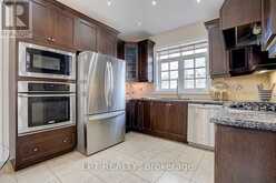 116 DUNLOP STREET | Richmond Hill Ontario | Slide Image Thirteen