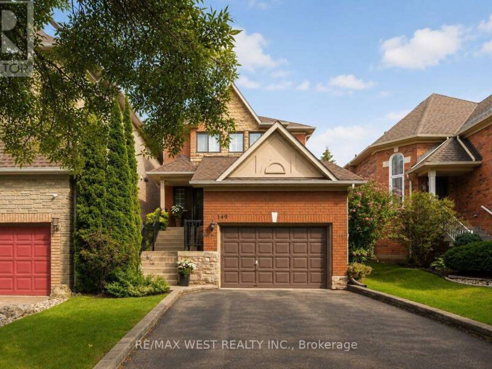 149 DEERGLEN TERRACE, Aurora, Ontario L4G 6Y4