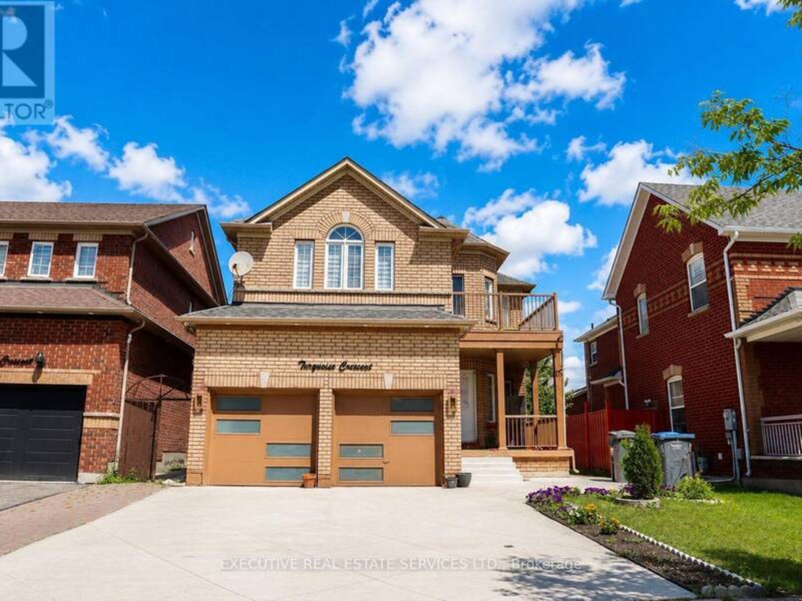 118 TURQUOISE CRESCENT, Brampton, Ontario L6P 2R3