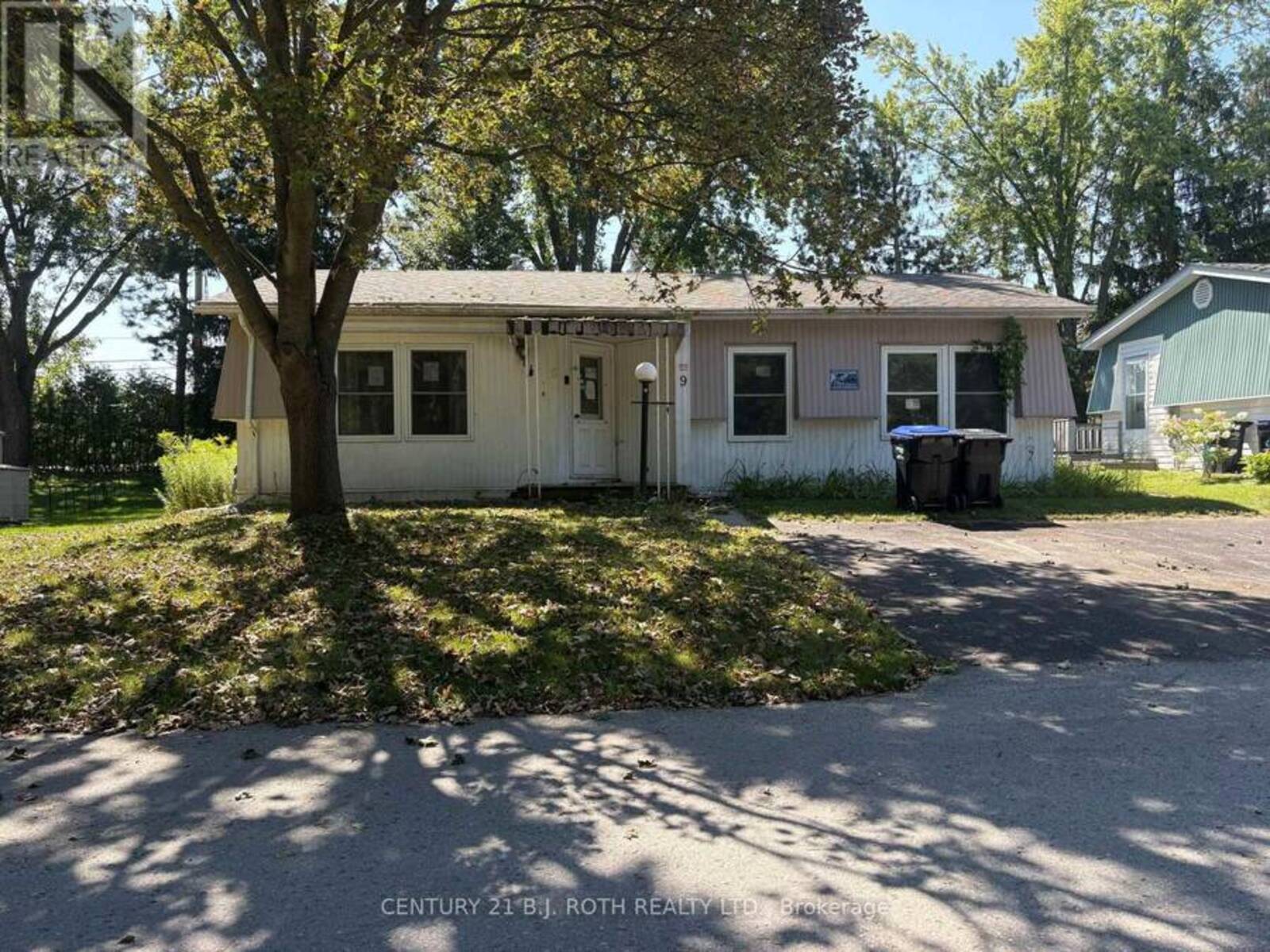 9 CHERRYWOOD LANE, Innisfil, Ontario L9S 1N3