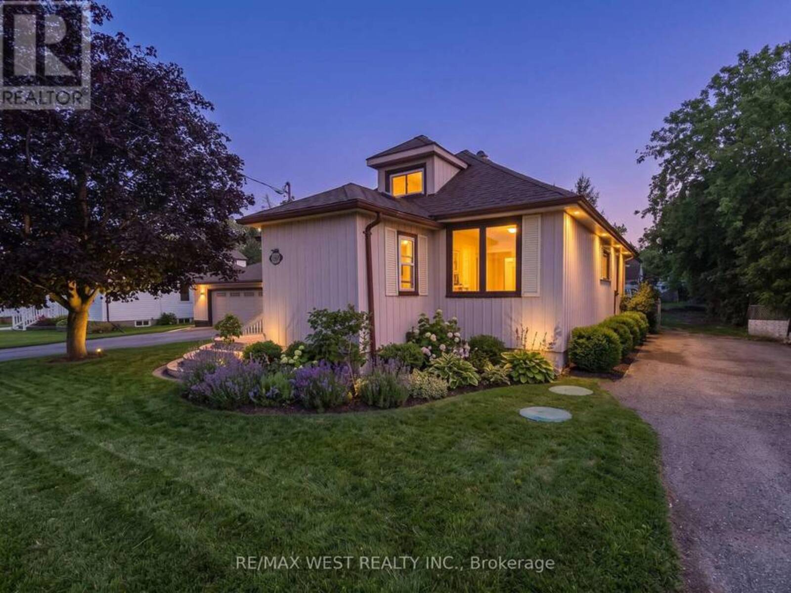 7826 YONGE STREET, Innisfil, Ontario L9S 1L4
