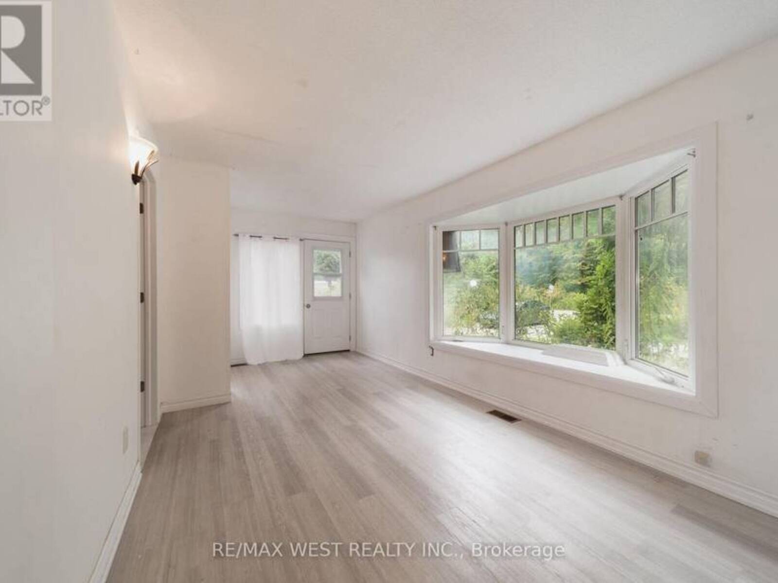 2801 25 SIDE ROAD, Innisfil, Ontario L9S 3T2