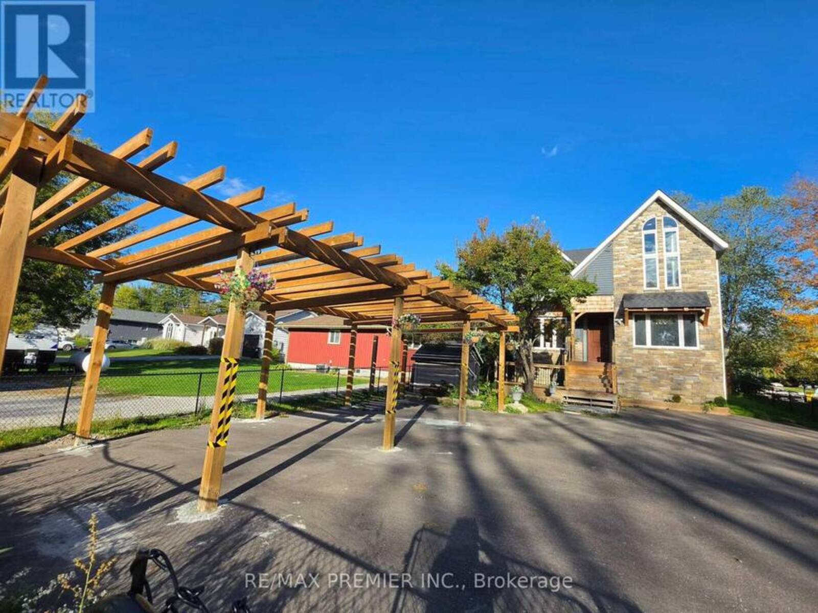 1651 PENINSULA POINT ROAD, Severn, Ontario P0E 1N0