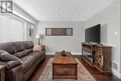 9 - 38 KENWELL CRESCENT | Barrie Ontario | Slide Image Five