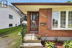 4541 SUSSEX DRIVE | Niagara Falls Ontario | Slide Image Two