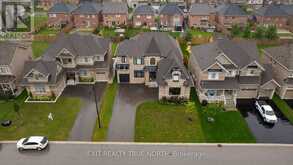 106 RUGMAN CRESCENT | Springwater Ontario | Slide Image Three