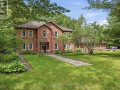 2 SEELEY COURT Wasaga Beach Ontario, L9Z 2A7