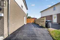 8 EARNSCLIFFE GATE | Brampton Ontario | Slide Image Three