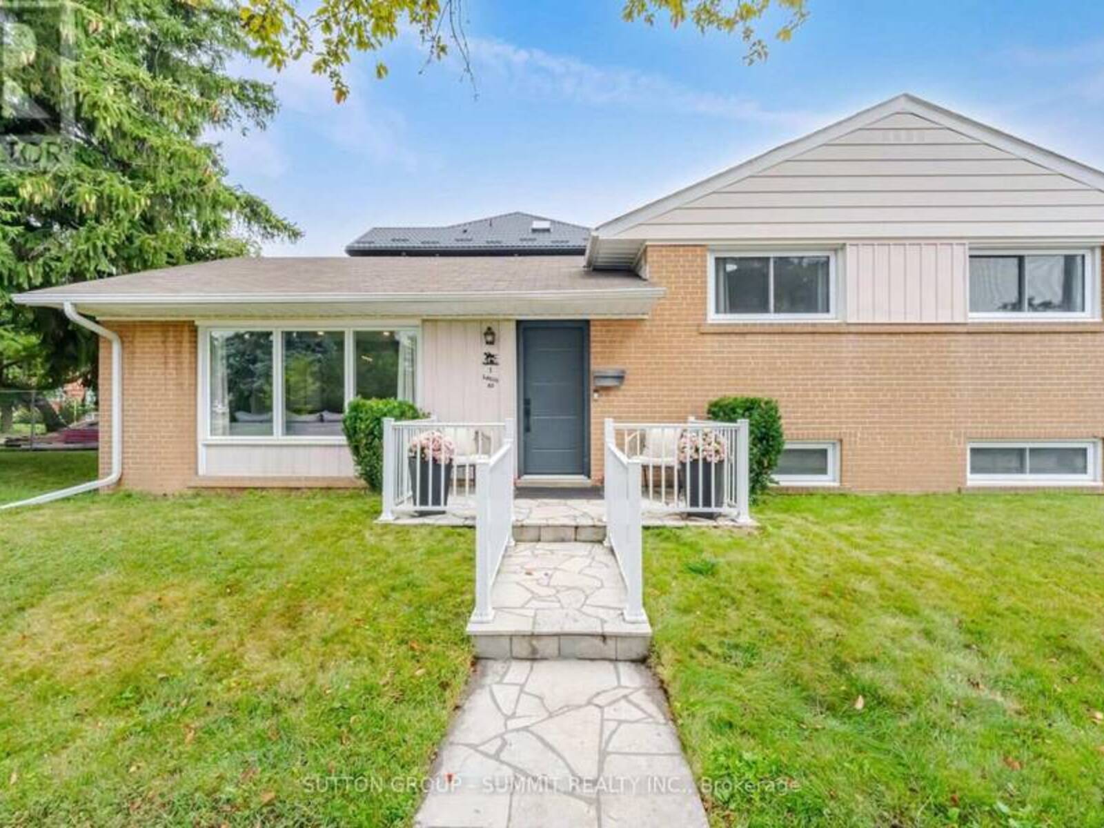 1 LAGOS ROAD, Toronto, Ontario M9W 4E3