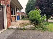 192 HARRISON DRIVE | Newmarket Ontario | Slide Image Three