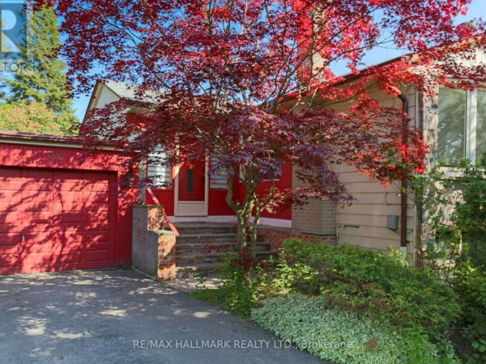 80 BERKINSHAW CRESCENT, Toronto, Ontario M3B 2T2