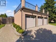 88 LAKE DRIVEWAY W | Ajax Ontario | Slide Image Four