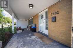 7582 DISCUS CRESCENT | Mississauga Ontario | Slide Image Three