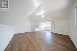 10 FAIRLEIGH AVENUE N | Hamilton Ontario | Slide Image Fifteen