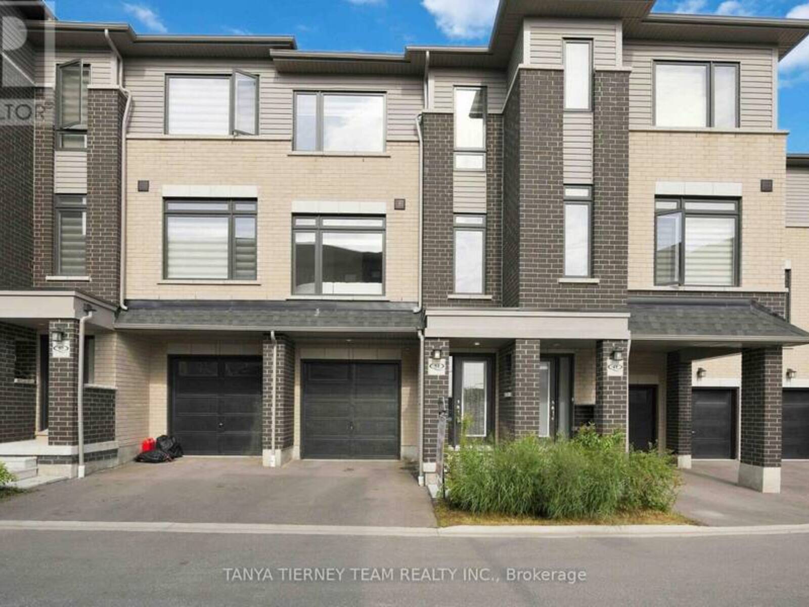 53 EMMAS WAY, Whitby, Ontario L1R 0S7
