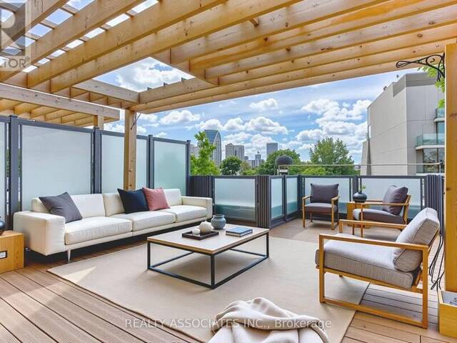 TH3 - 270 DAVENPORT ROAD Toronto Ontario, M5R 0C1 - 3 Bedrooms Condo For Sale