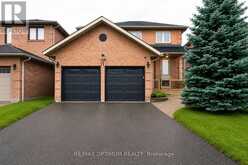 11 MURKAR CRESCENT | Whitby Ontario | Slide Image One