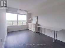 721 - 309 MAJOR MACKENZIE DRIVE E | Richmond Hill Ontario | Slide Image Thirteen