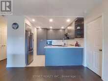 721 - 309 MAJOR MACKENZIE DRIVE E | Richmond Hill Ontario | Slide Image Three