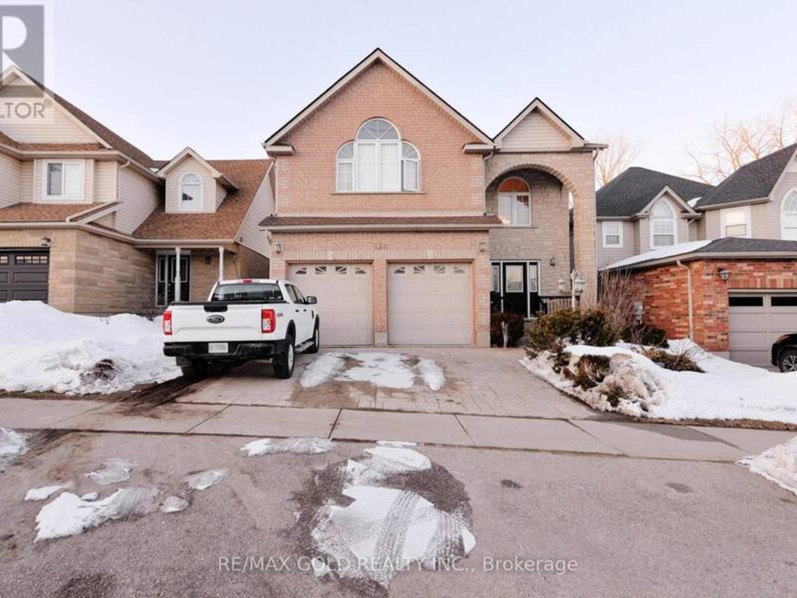 230 DOON MILLS DRIVE, Kitchener, Ontario N2P 2R8