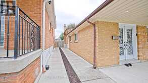 7428 PICKFAIR DRIVE | Mississauga Ontario | Slide Image Twenty-eight