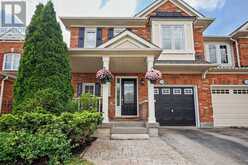 114 DOUGHERTY CRESCENT | Whitchurch-Stouffville Ontario | Slide Image Three