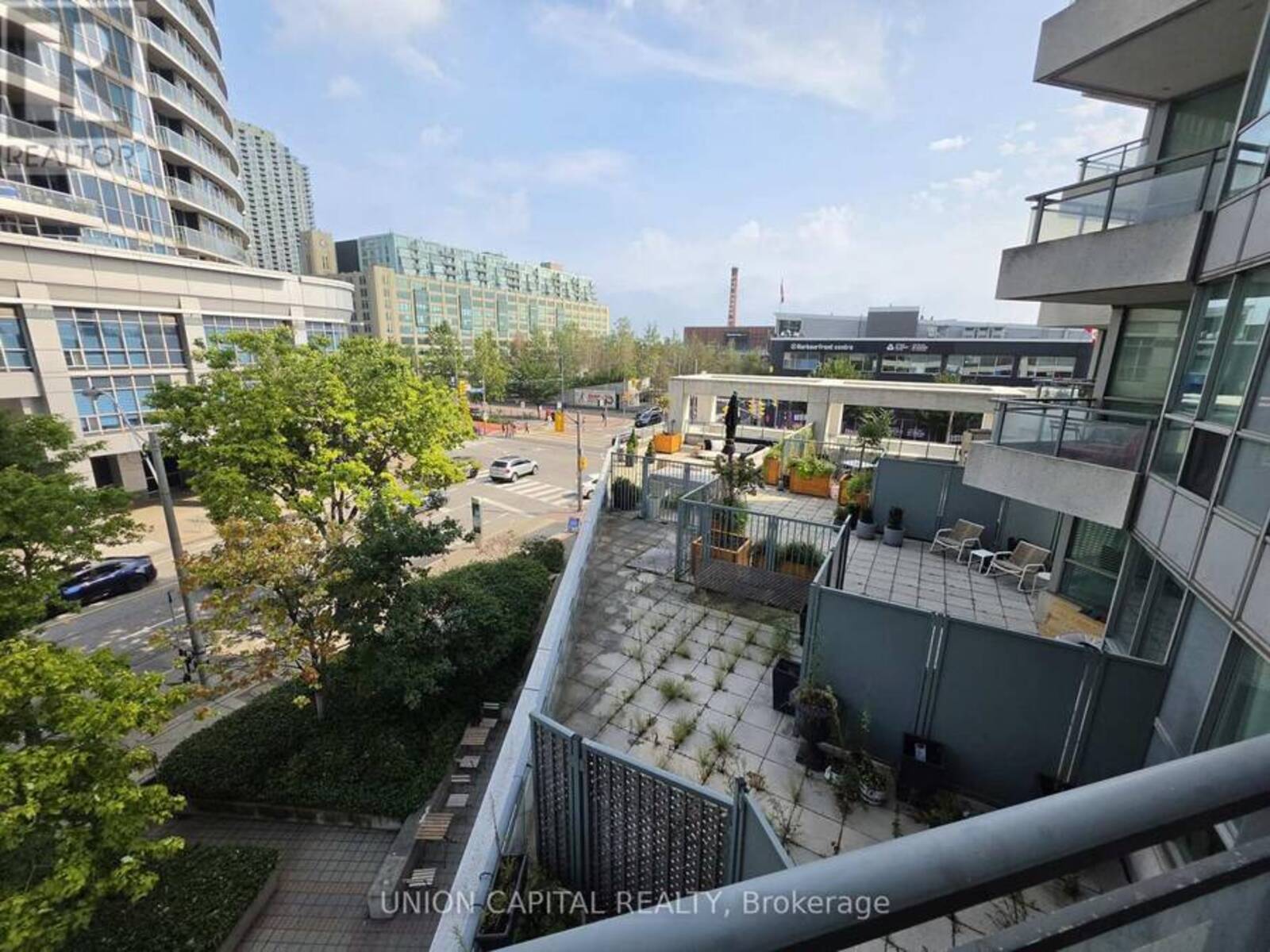 302 - 228 QUEENS QUAY W, Toronto, Ontario M5J 2X1