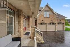 113 RUGMAN CRESCENT | Springwater Ontario | Slide Image Two