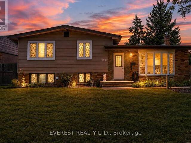 3992 LONGFELLOW AVENUE Windsor Ontario, N9G 2B3 - 4 Bedrooms Home For Sale