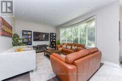 879 BENNETT BOULEVARD | Milton Ontario | Slide Image Fourteen