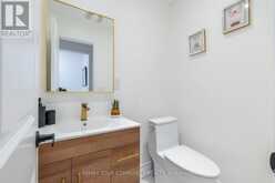 27 HOUSEMAN CRESCENT | Richmond Hill Ontario | Slide Image Nineteen