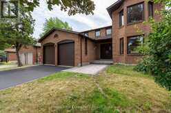 27 HOUSEMAN CRESCENT | Richmond Hill Ontario | Slide Image Two