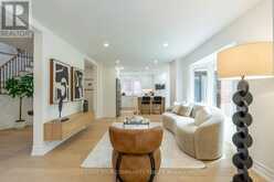 27 HOUSEMAN CRESCENT | Richmond Hill Ontario | Slide Image Four