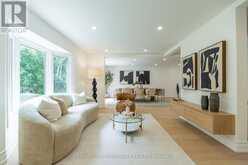 27 HOUSEMAN CRESCENT | Richmond Hill Ontario | Slide Image Five