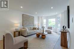 27 HOUSEMAN CRESCENT | Richmond Hill Ontario | Slide Image Seven